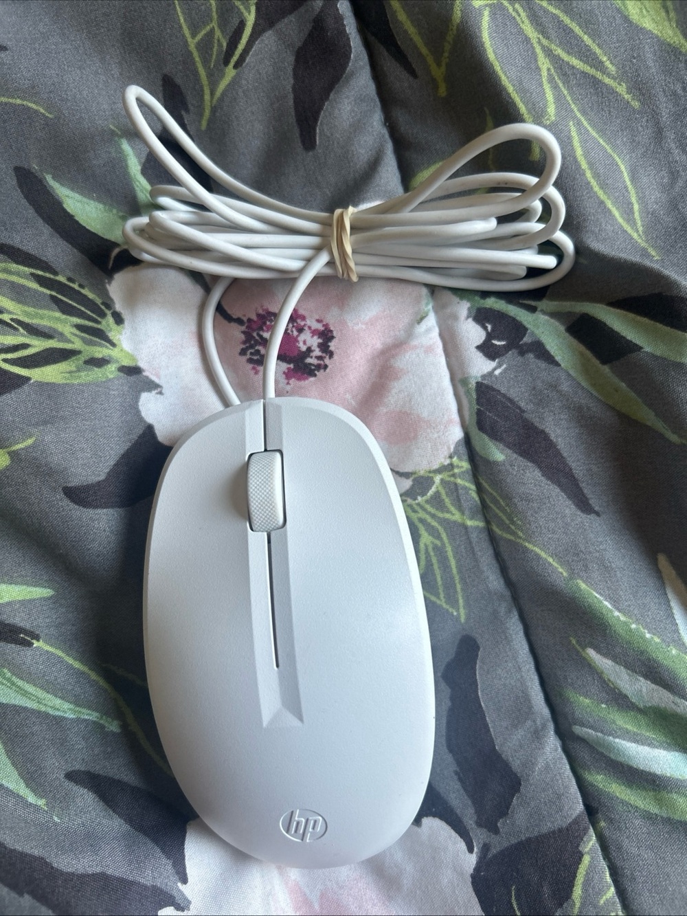 HP White Wired USB Mouse with Textured Scroll Wheel